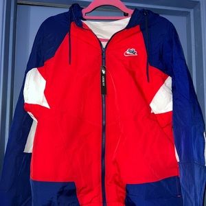 Men’s Nike Windrunner White/Blue/Red Size S Brand New